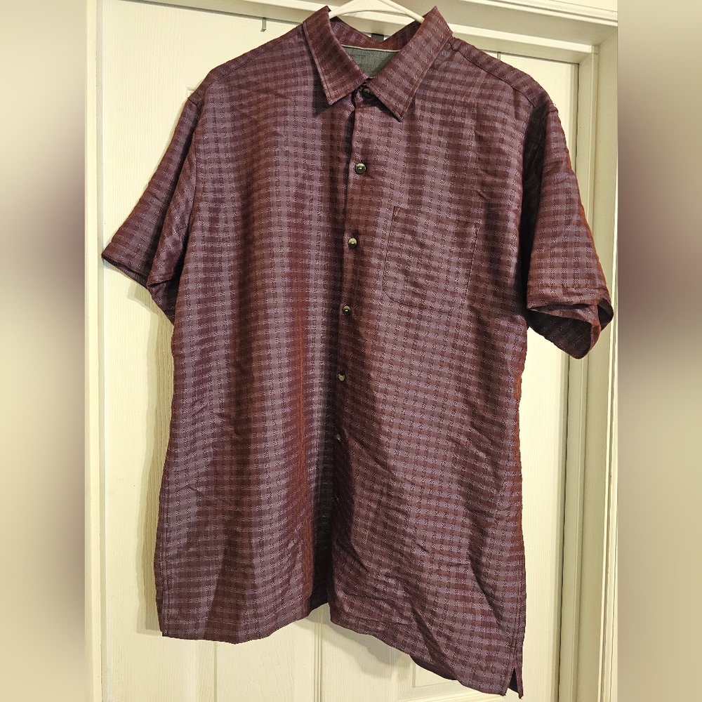 Van Heusen Button Up Shirt.  Size: L (16-16 1/2)